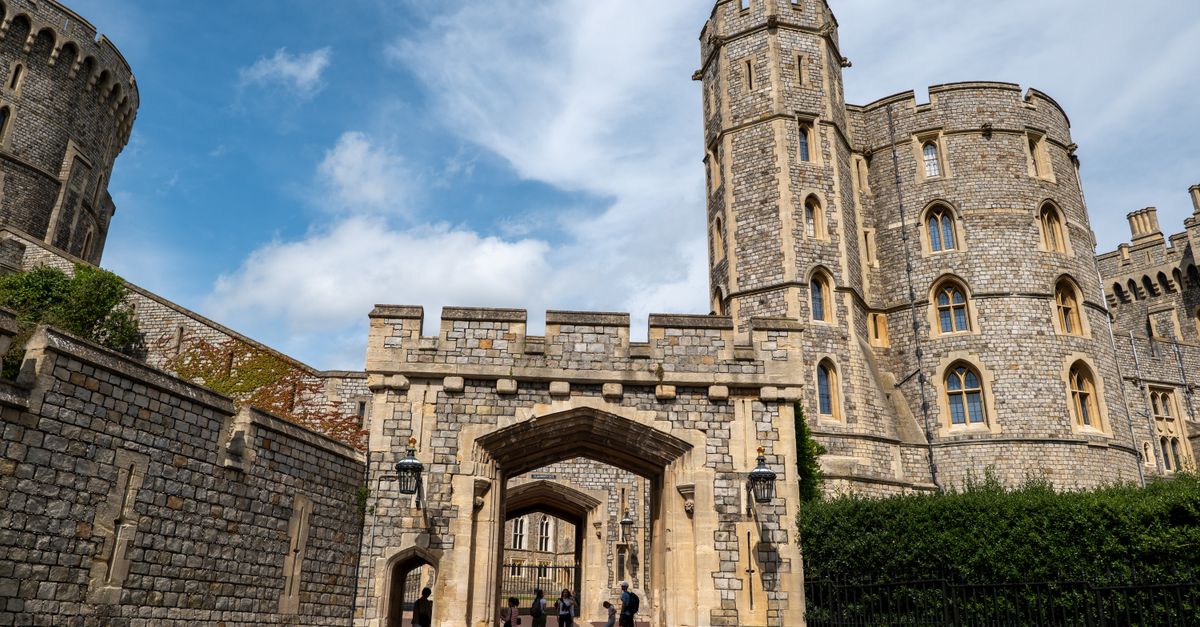 Explore the grandeur of Windsor Castle's gothic architecture and historical significance in this stunning exterior shot.